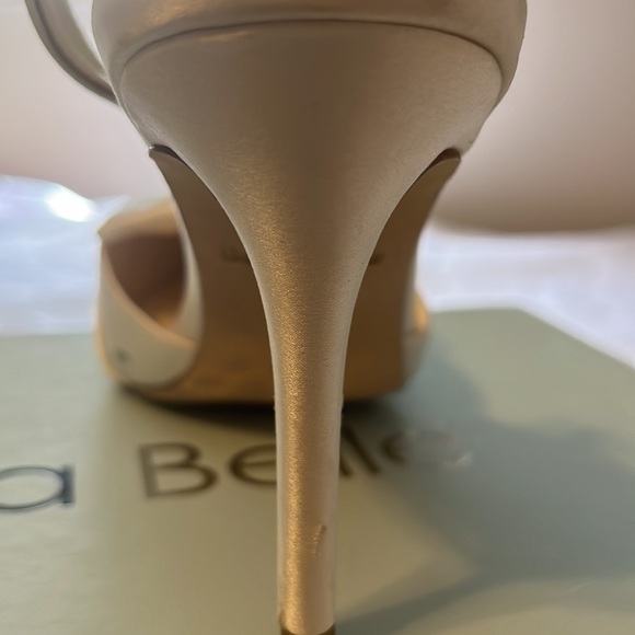 Bella Belle Reese Pointed Toe Wedding Slingback Heels with Bow - Picture 6 of 11